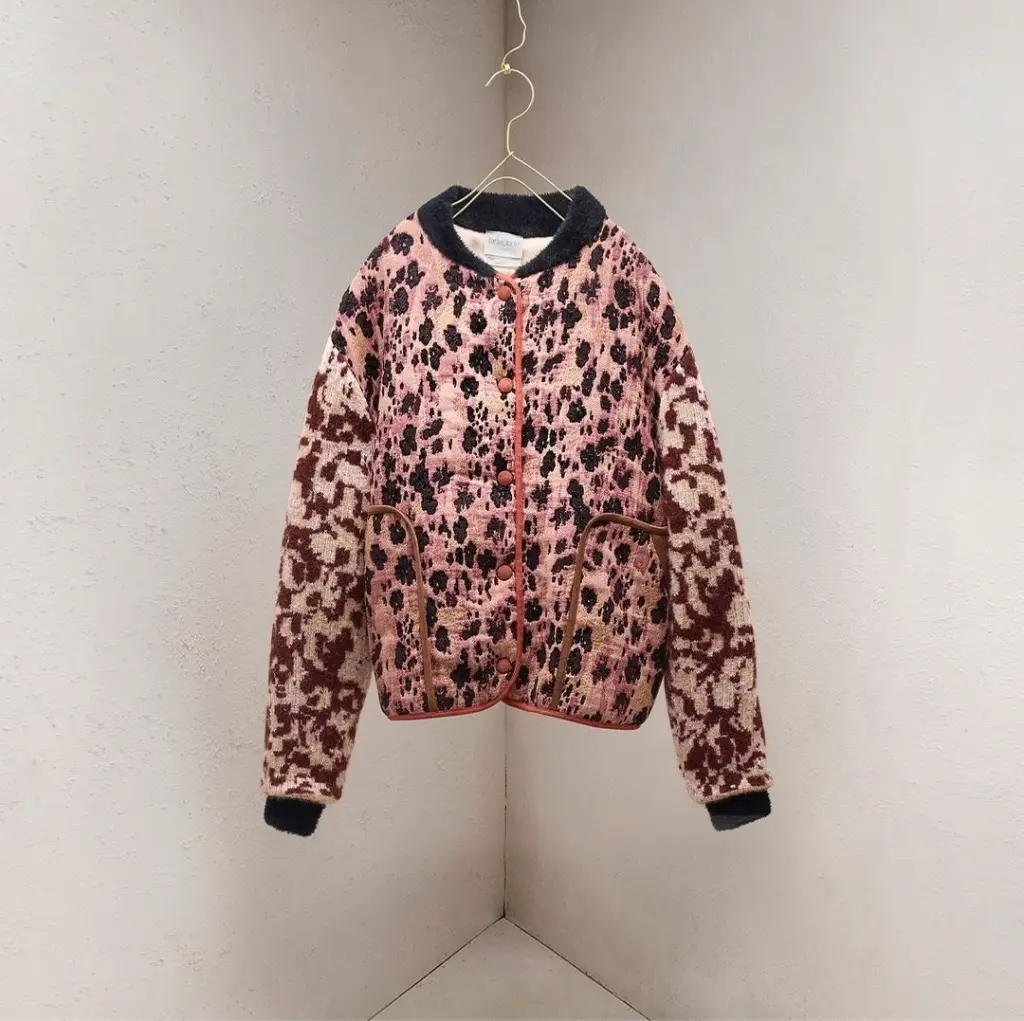 FORTE FORTE - _les fleurs camou_ jacquard bomber (1).webp