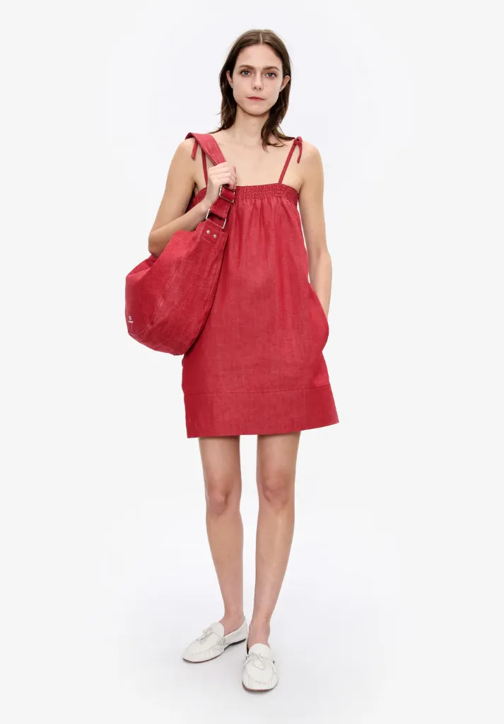 iris red 1.webp