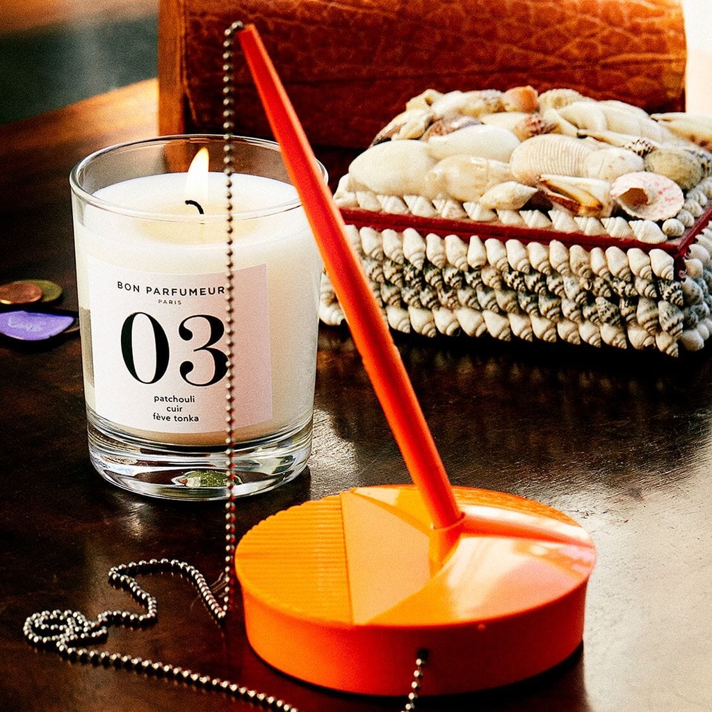 Scented Candle #03 SPICY AMBER - Patchouli, leather, tonka bean 180gr - BON PARFUMEUR