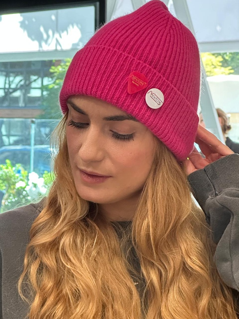 Beanie Hayer Fuschia "BLEED" - NEWTONE 