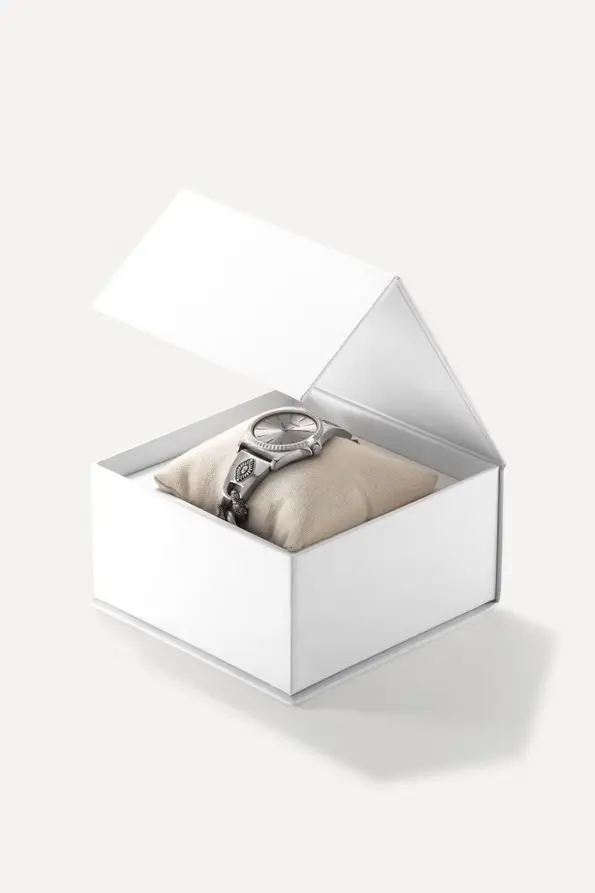 Screenshot 2025-09-04 at 13-12-25 2E24RESE_SILVER_5.jpeg (AVIF Image 870 × 1304 pixels) — Scaled (68%).webp