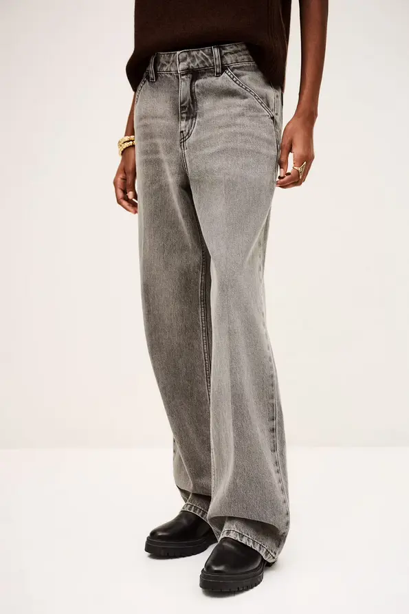 Screenshot 2025-09-05 at 12-28-28 1H25VECC_GREY_2.jpg (AVIF Image 870 × 1305 pixels) — Scaled (68%).webp