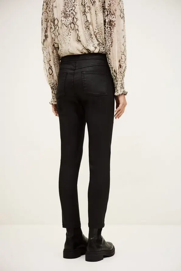 Screenshot 2025-10-03 at 12-46-09 1H25PEDR_NOIR_5.jpg (AVIF Image 870 × 1305 pixels) — Scaled (68%).webp