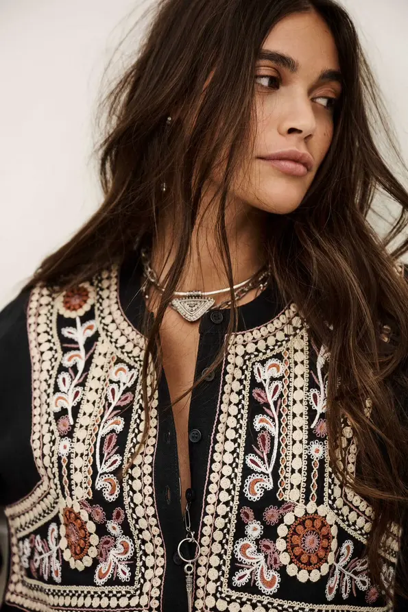 Screenshot 2025-10-09 at 13-28-12 1H25ALEC_CARBONE_4.jpg (AVIF Image 870 × 1305 pixels) — Scaled (68%).webp