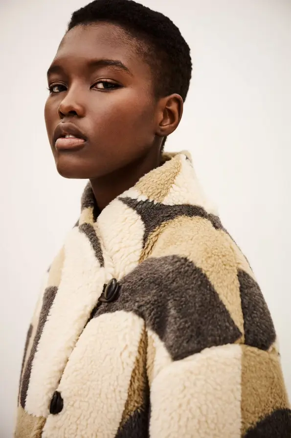 Screenshot 2025-10-23 at 08-57-13 1H25FUTU_BEIGE_2.jpg (AVIF Image 870 × 1305 pixels) — Scaled (68%).webp