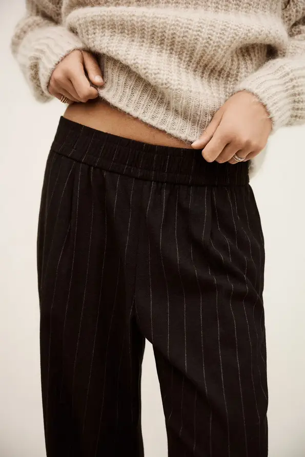 Screenshot 2025-10-23 at 09-04-16 1H25HAND_MARRON_3.jpg (AVIF Image 870 × 1305 pixels) — Scaled (68%).webp