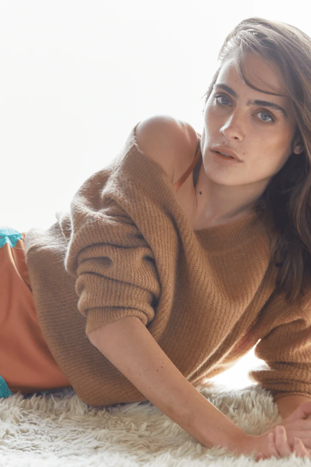 VANNINA VESPERINI - Knitted sweater with boat neck and long sleeves Camel